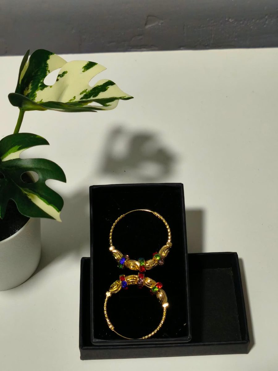 Aro con Piedras · Oro laminado